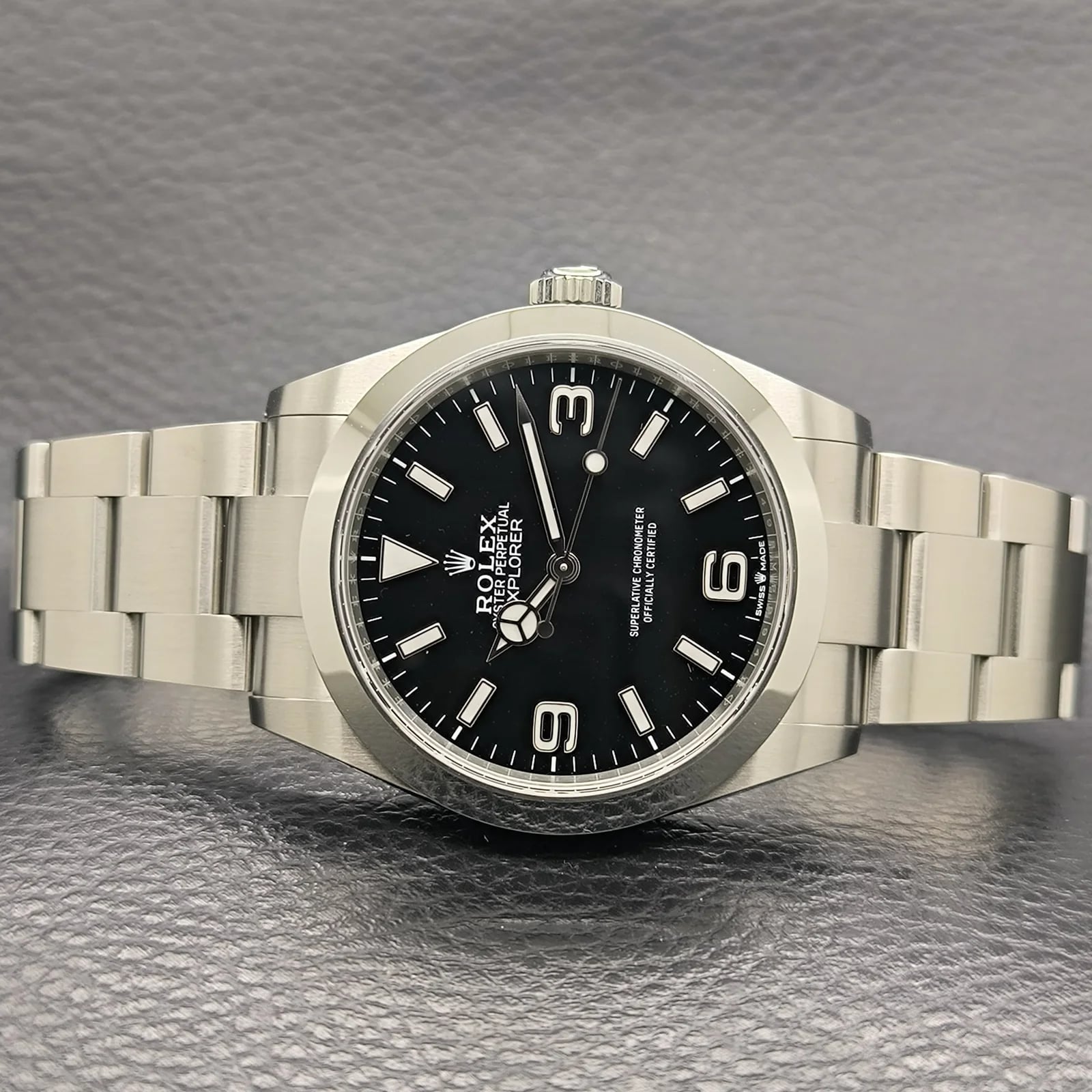 Explorer 40 Stainless Steel