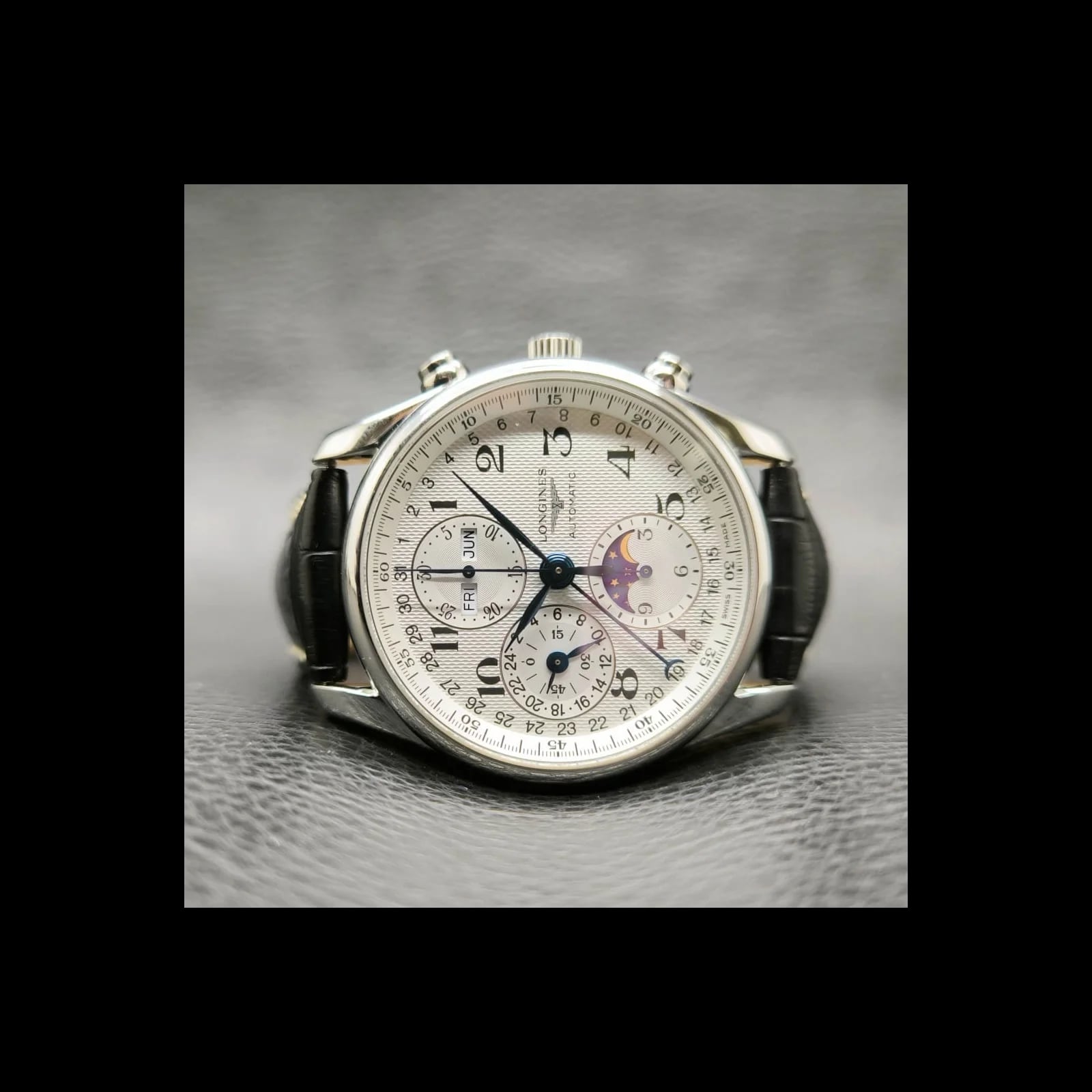 Master Collection 40 Chronograph Calendar Stainless Steel / Silver / Alligator