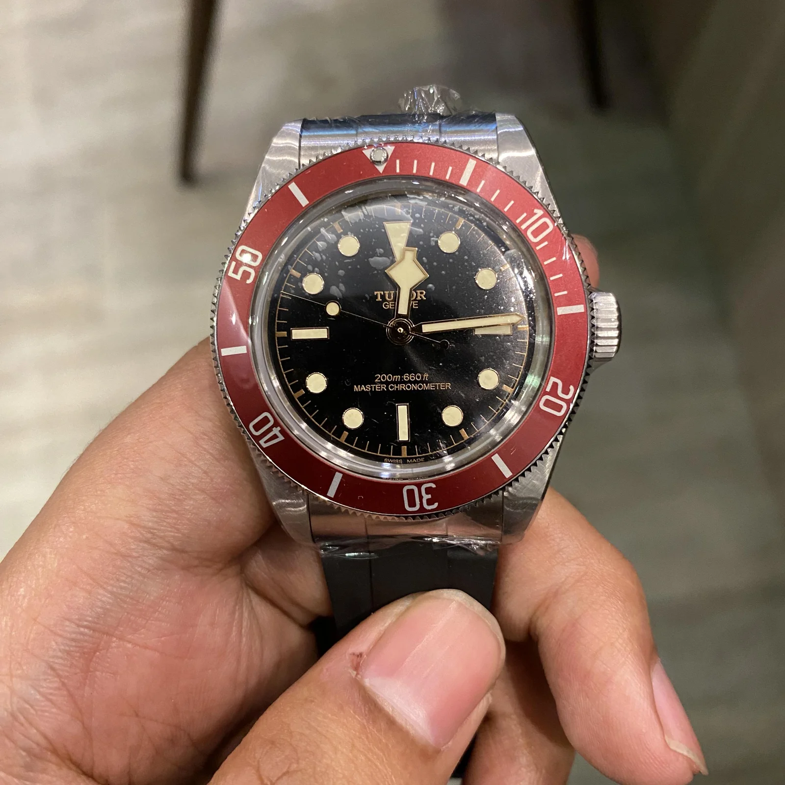 Black Bay Master Chronometer Stainless Steel - Burgundy / Black / Rubber