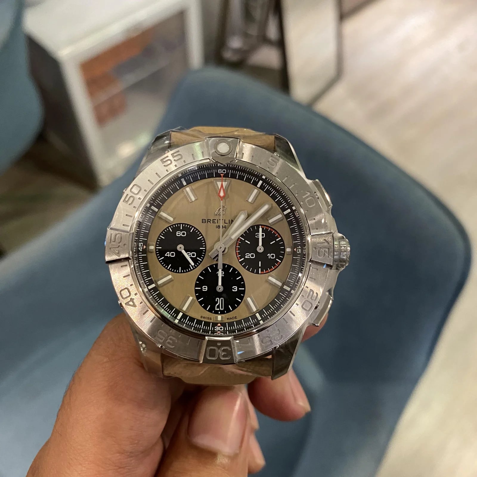 Avenger B01 Chronograph 44 Beige Sand