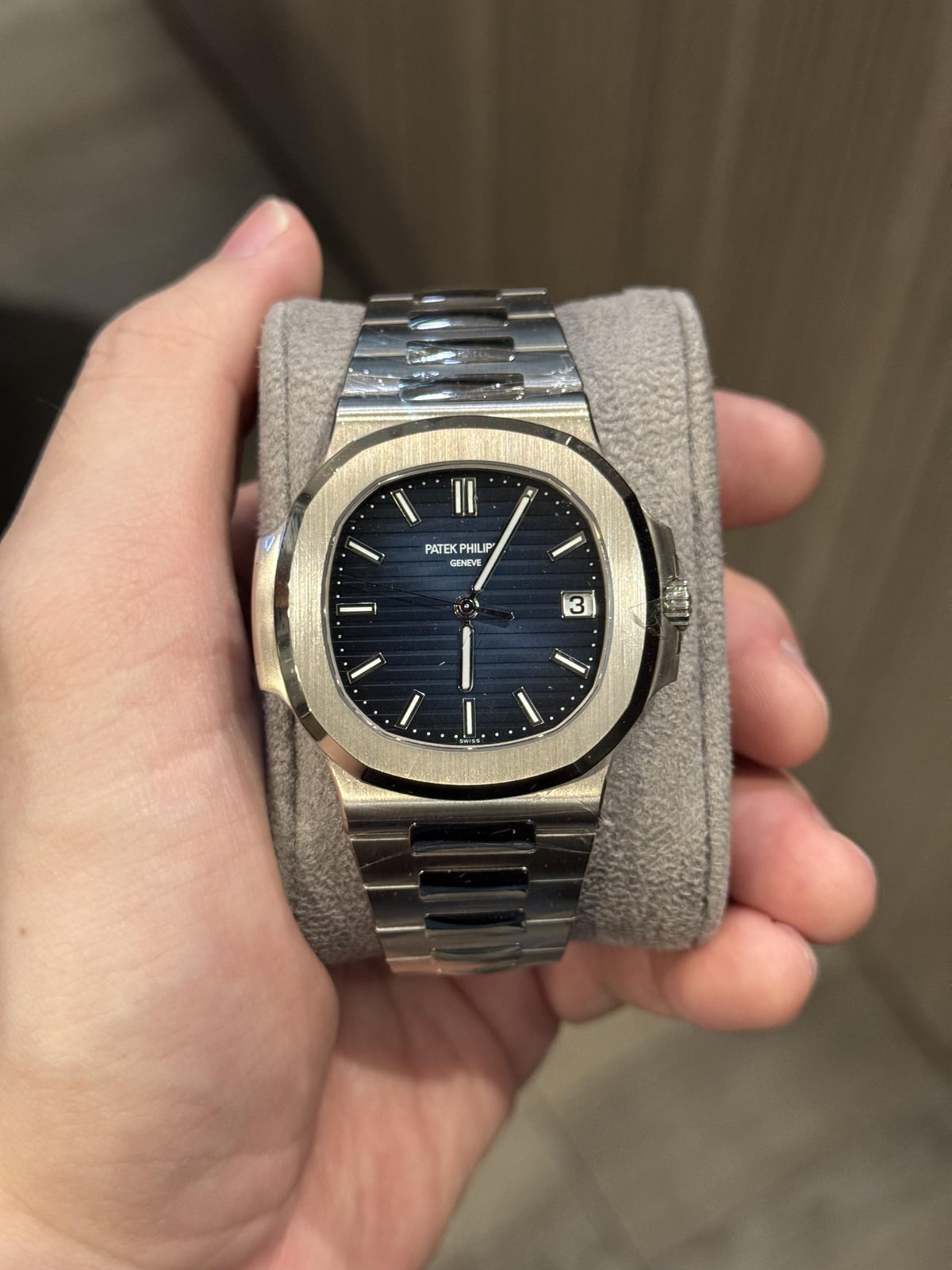 Nautilus 5811 White Gold / Blue
