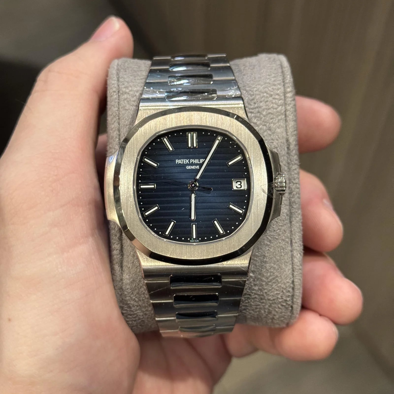 Nautilus 5811 White Gold / Blue