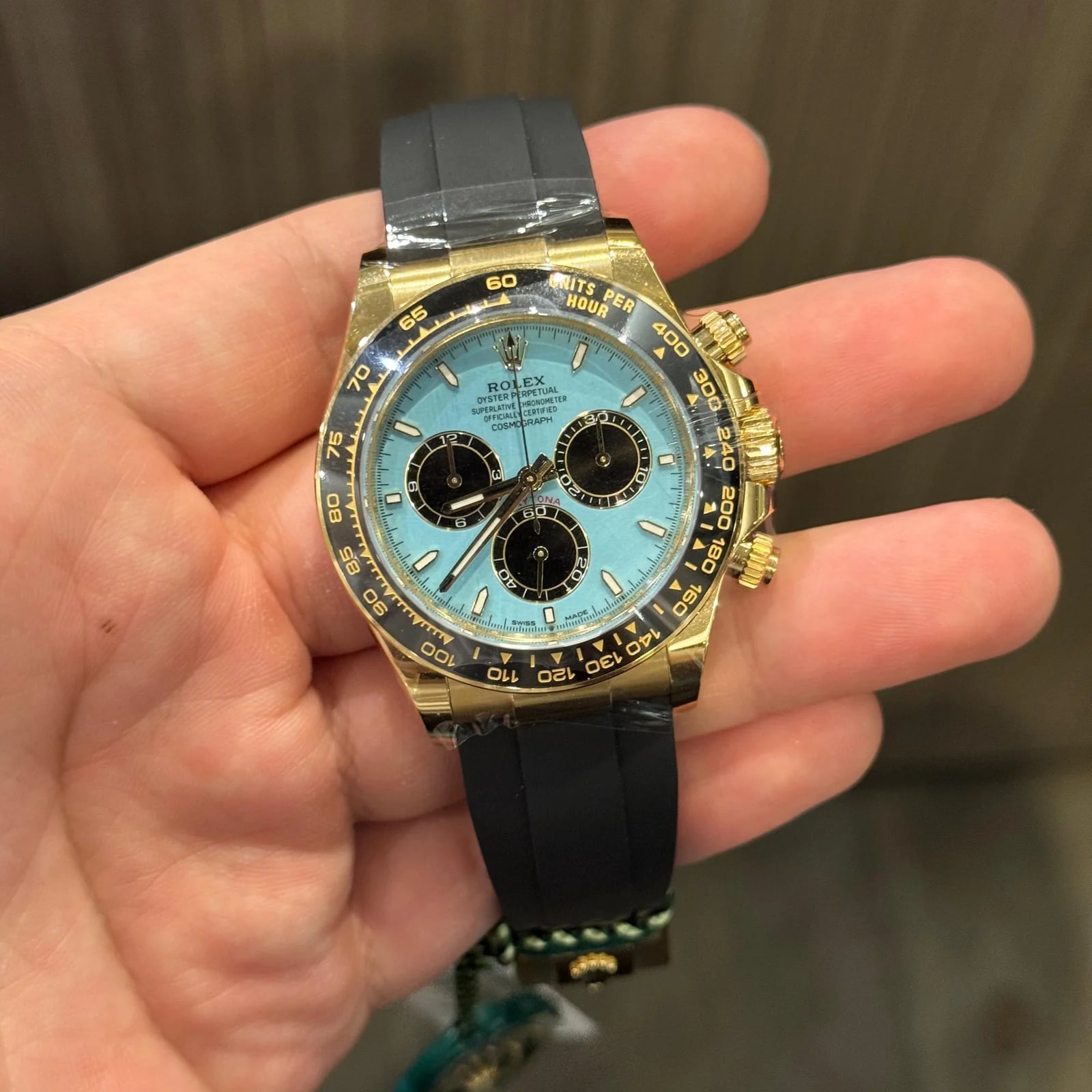 Cosmograph Daytona Yellow Gold - Cerachrom / Turquoise - Black / Oysterflex