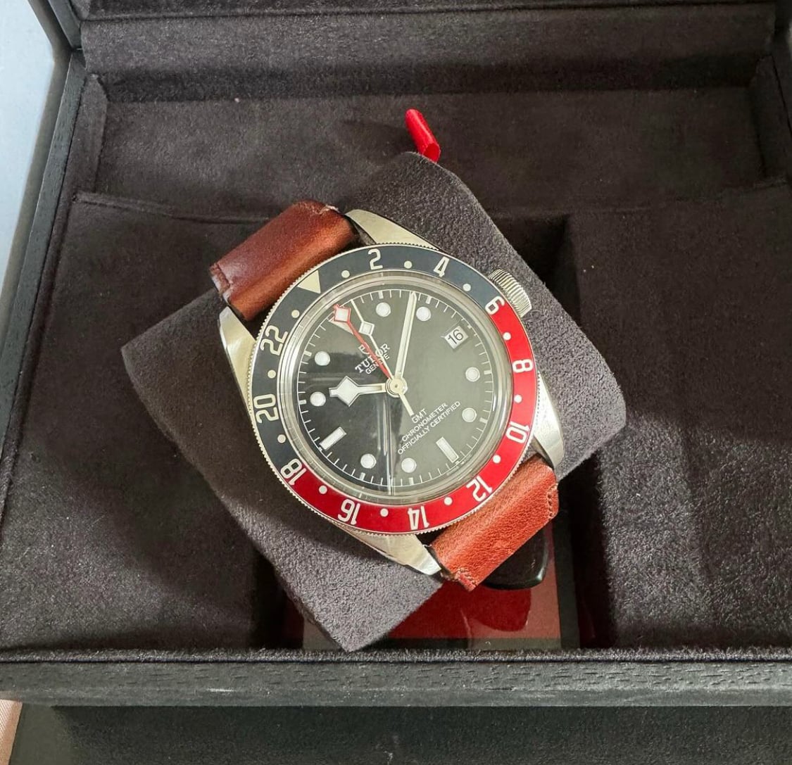 Black Bay GMT Stainless Steel / Black / Pepsi / Leather