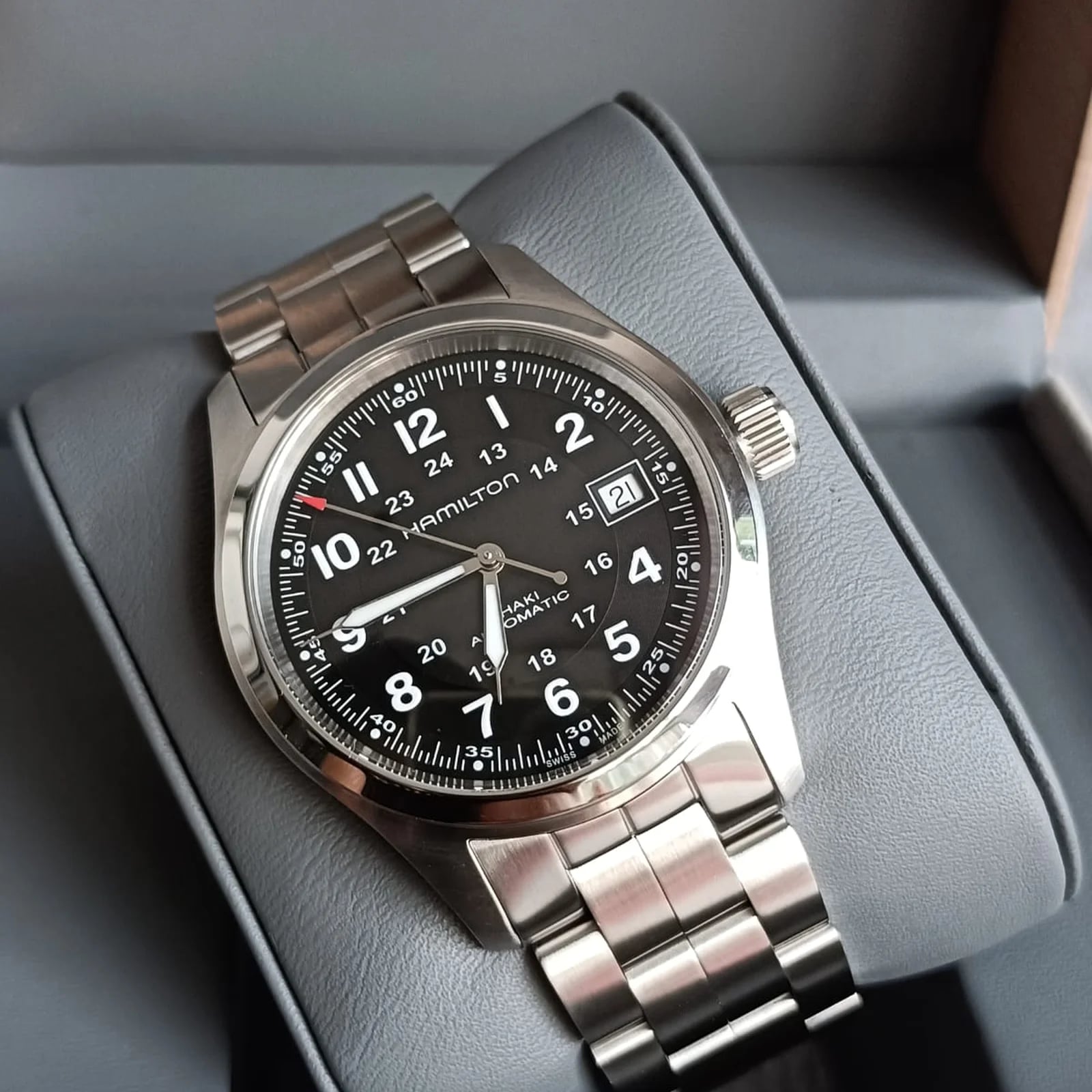 Khaki Field Automatic 38 Stainless Steel / Black / Bracelet