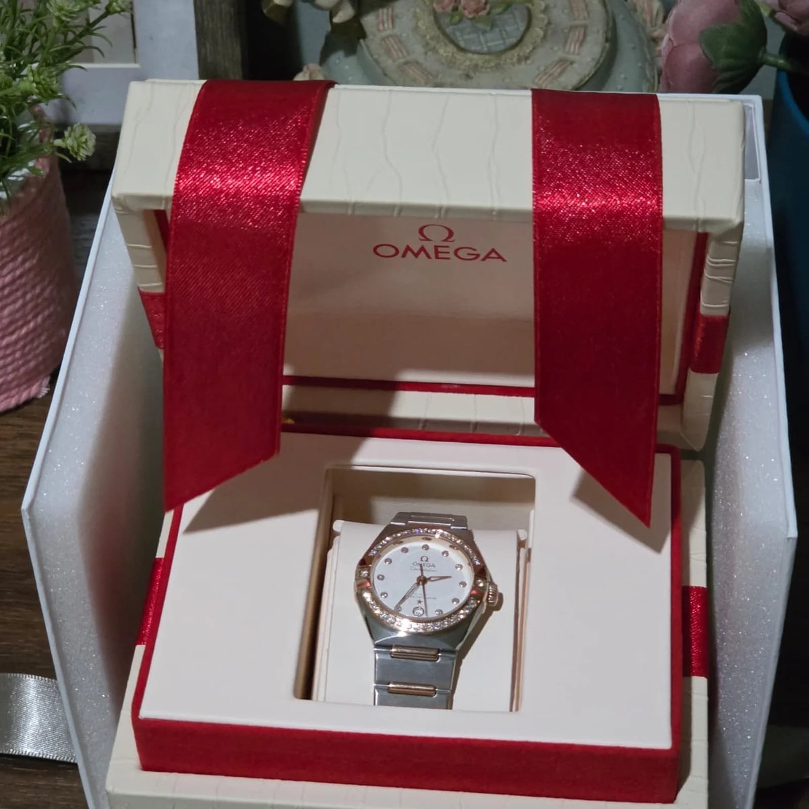 Constellation Manhattan 29 Co-Axial Master Chronometer Stainless Steel / Sedna Gold / Silver Diamond / Diamond