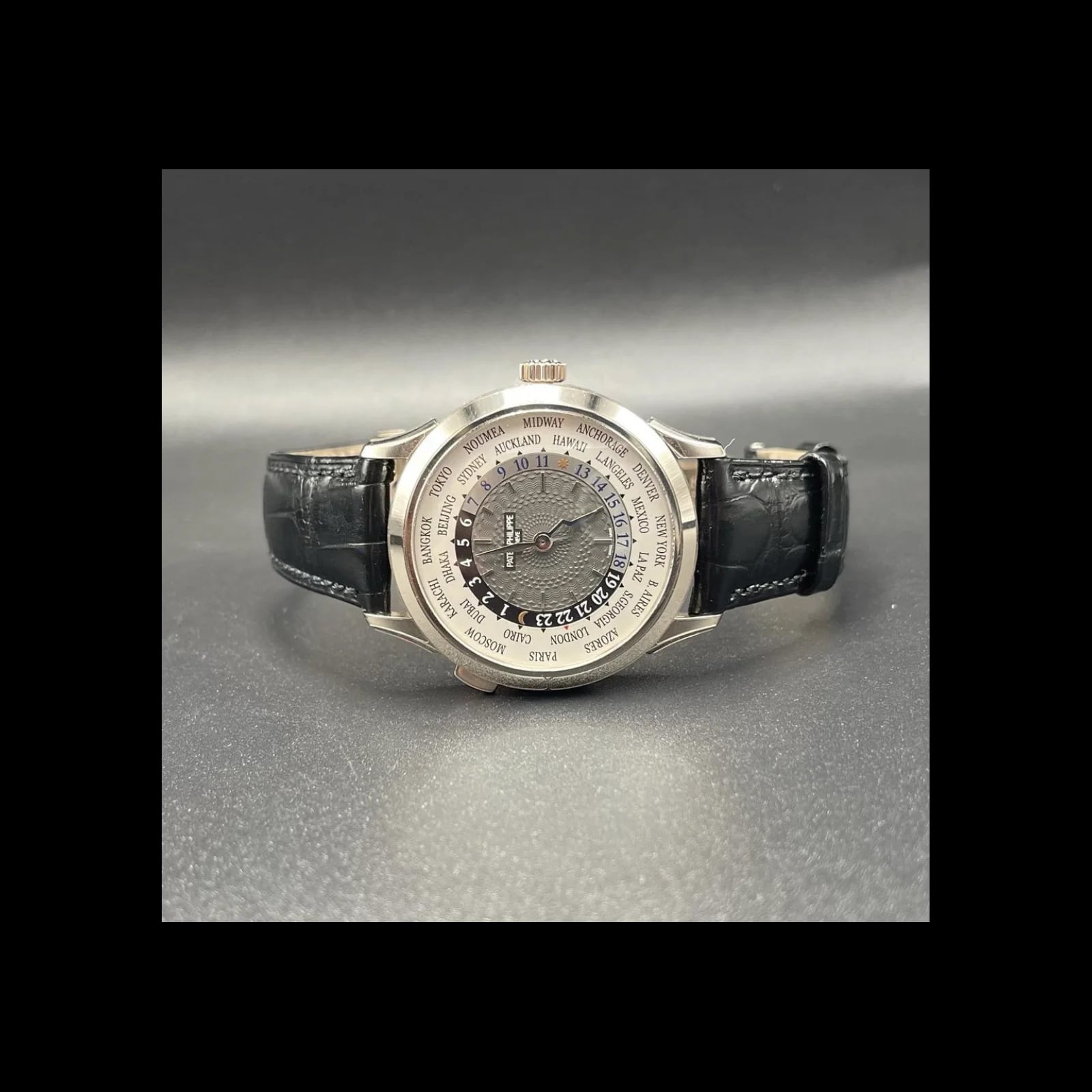 World Time 5230 White Gold / Grey / Hong Kong
