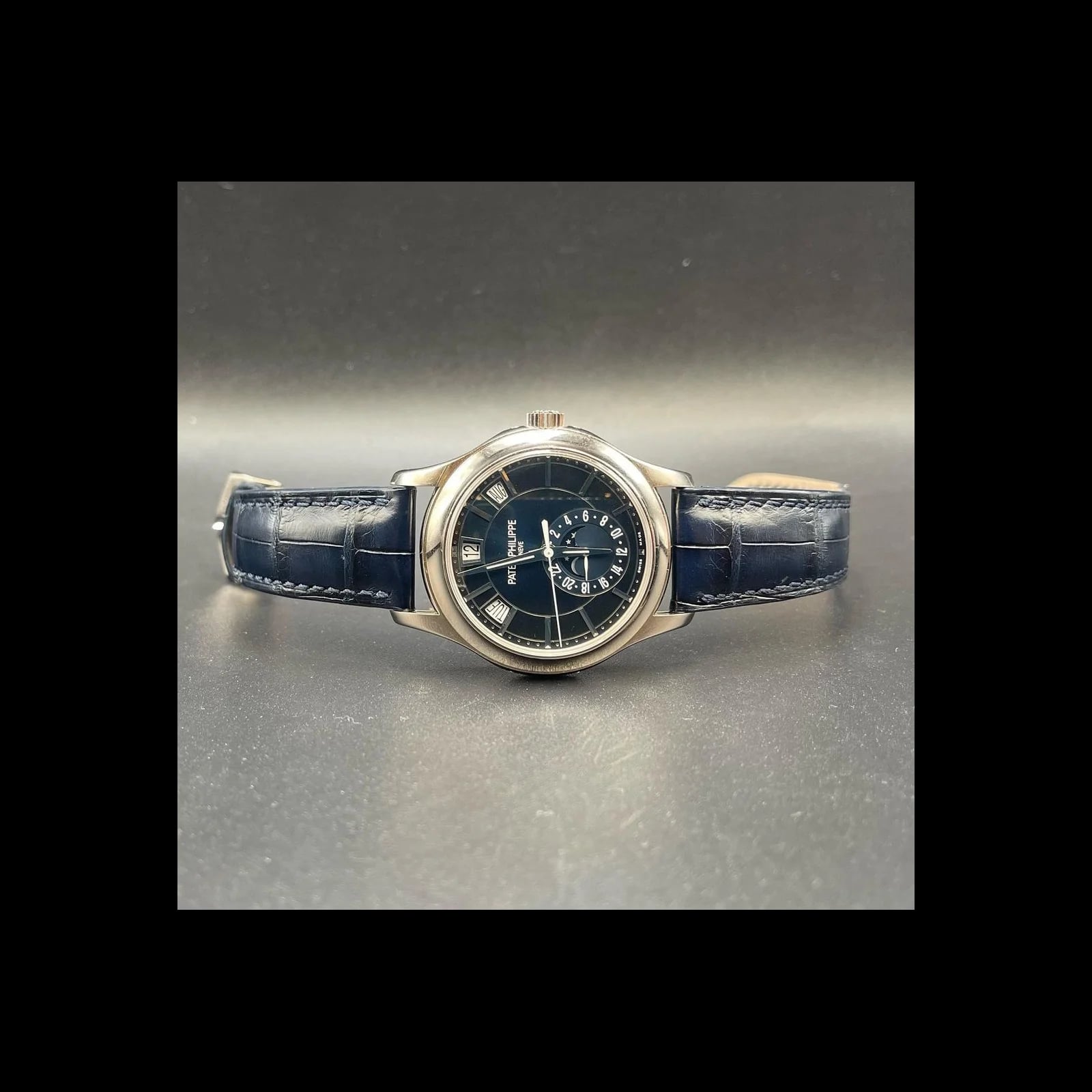 Annual Calendar 5205 White Gold / Blue