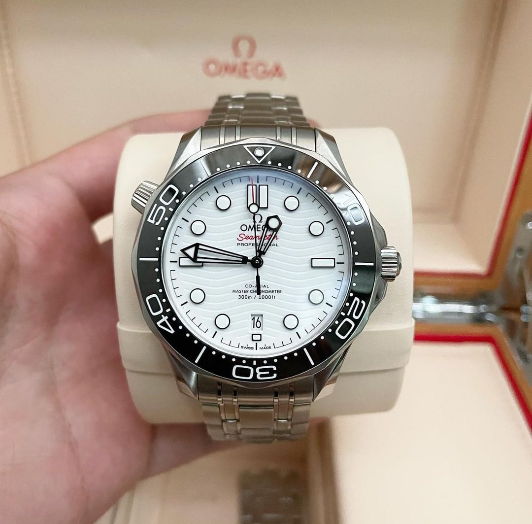 Jual Omega Seamaster Diver 300M Master Co-Axial 42 Stainless Steel White  Bracelet Original