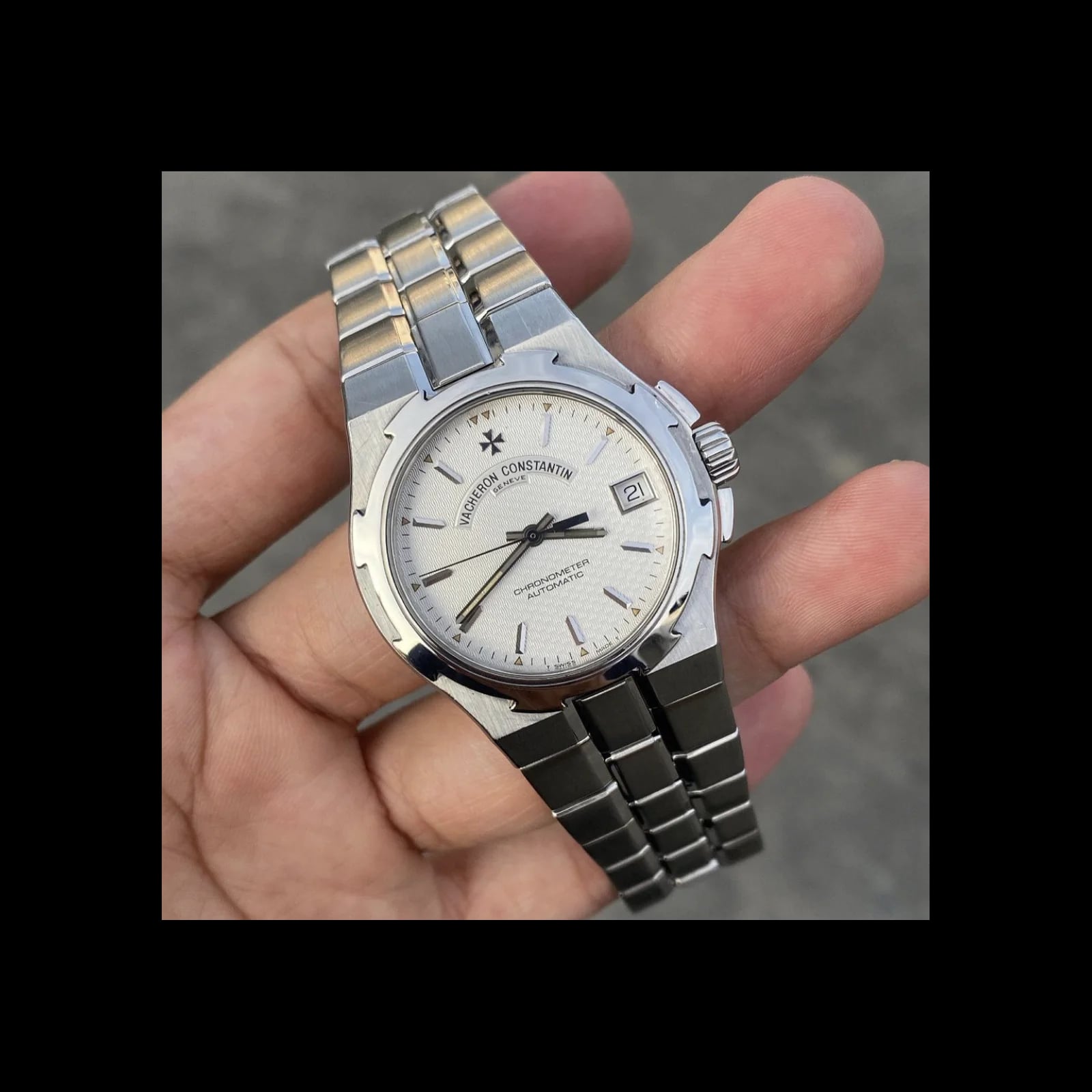 Overseas Automatic Stainless Steel / White Guiloche / Bracelet