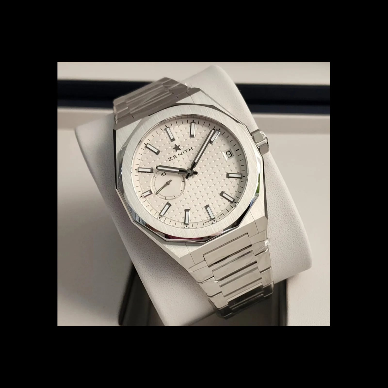 Defy Skyline Stainless Steel / Silver