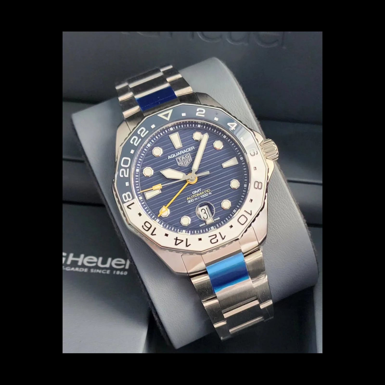 Aquaracer Professional 300 GMT Stainless Steel / Blue / Bracelet