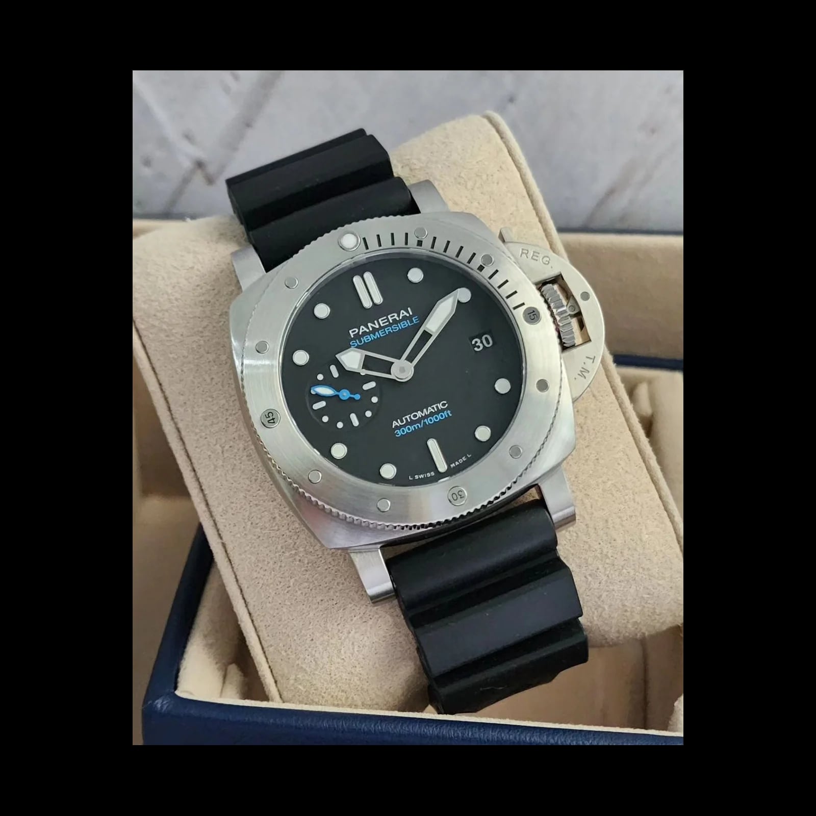 Luminor Submersible 42 3 Days Automatic Stainless Steel / Black