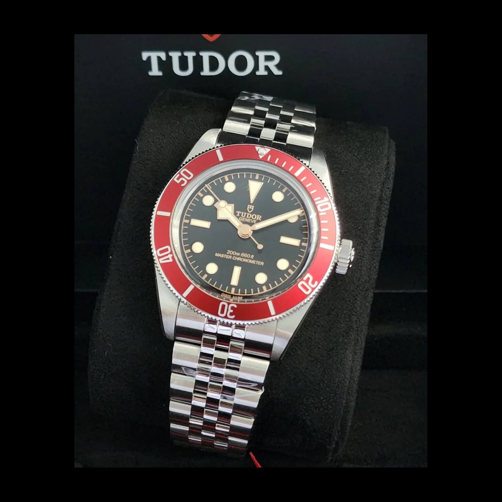 Black Bay Master Chronometer Stainless Steel - Burgundy / Black / Jubilee