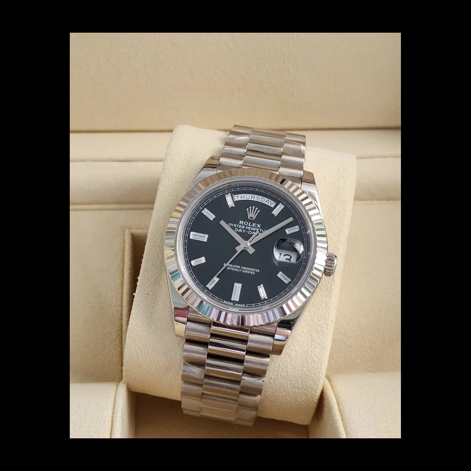 Day-Date 40 White Gold / Diamond / Black - Baguette