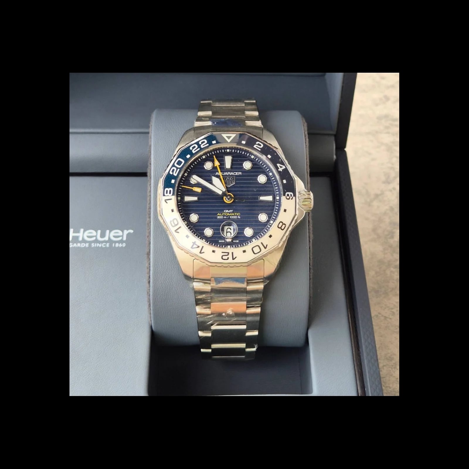 Aquaracer Professional 300 GMT Stainless Steel / Blue / Bracelet