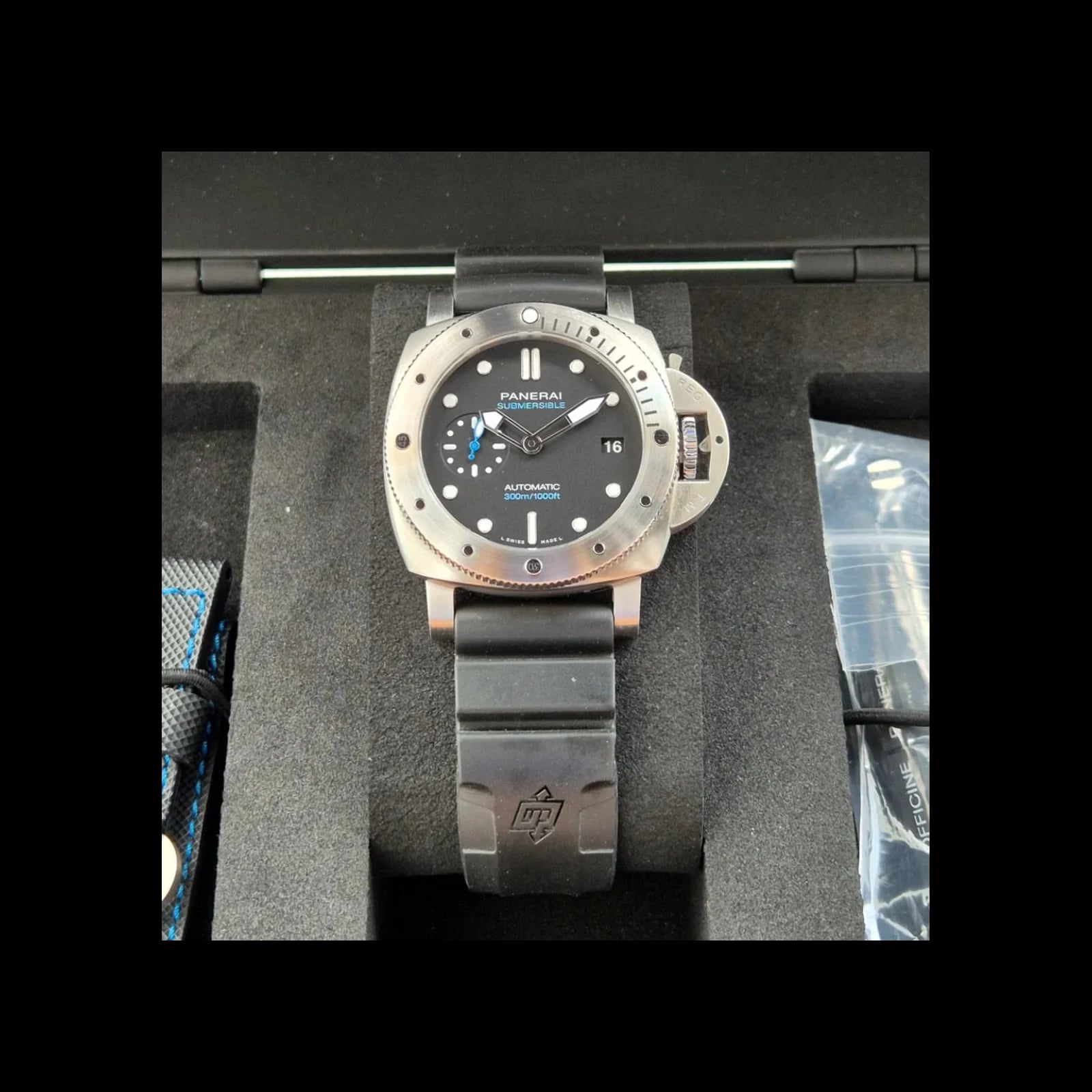 Luminor Submersible 42 3 Days Automatic Stainless Steel / Black