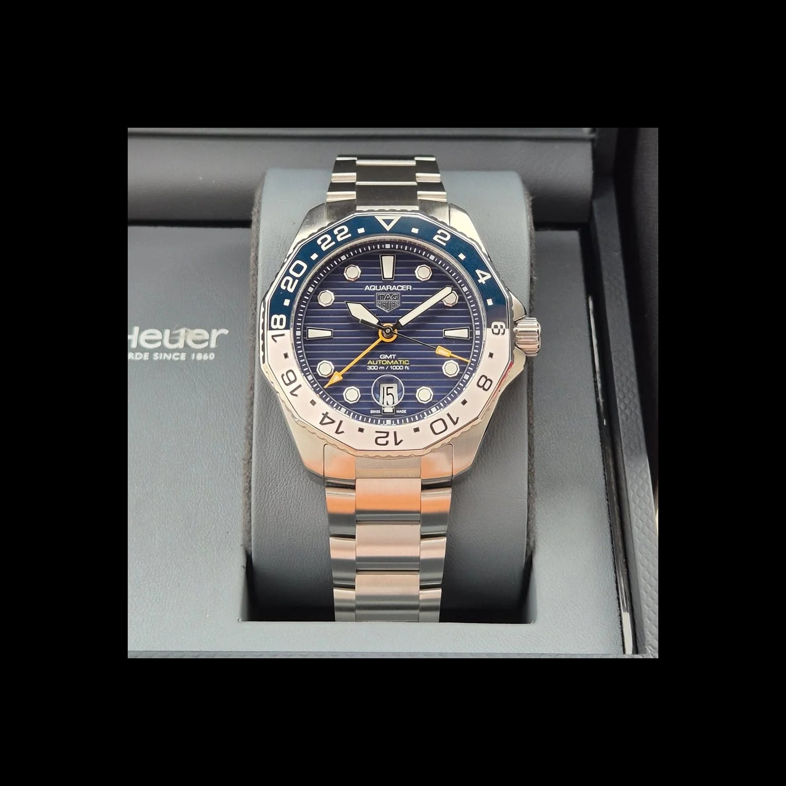 Aquaracer Professional 300 GMT Stainless Steel / Blue / Bracelet