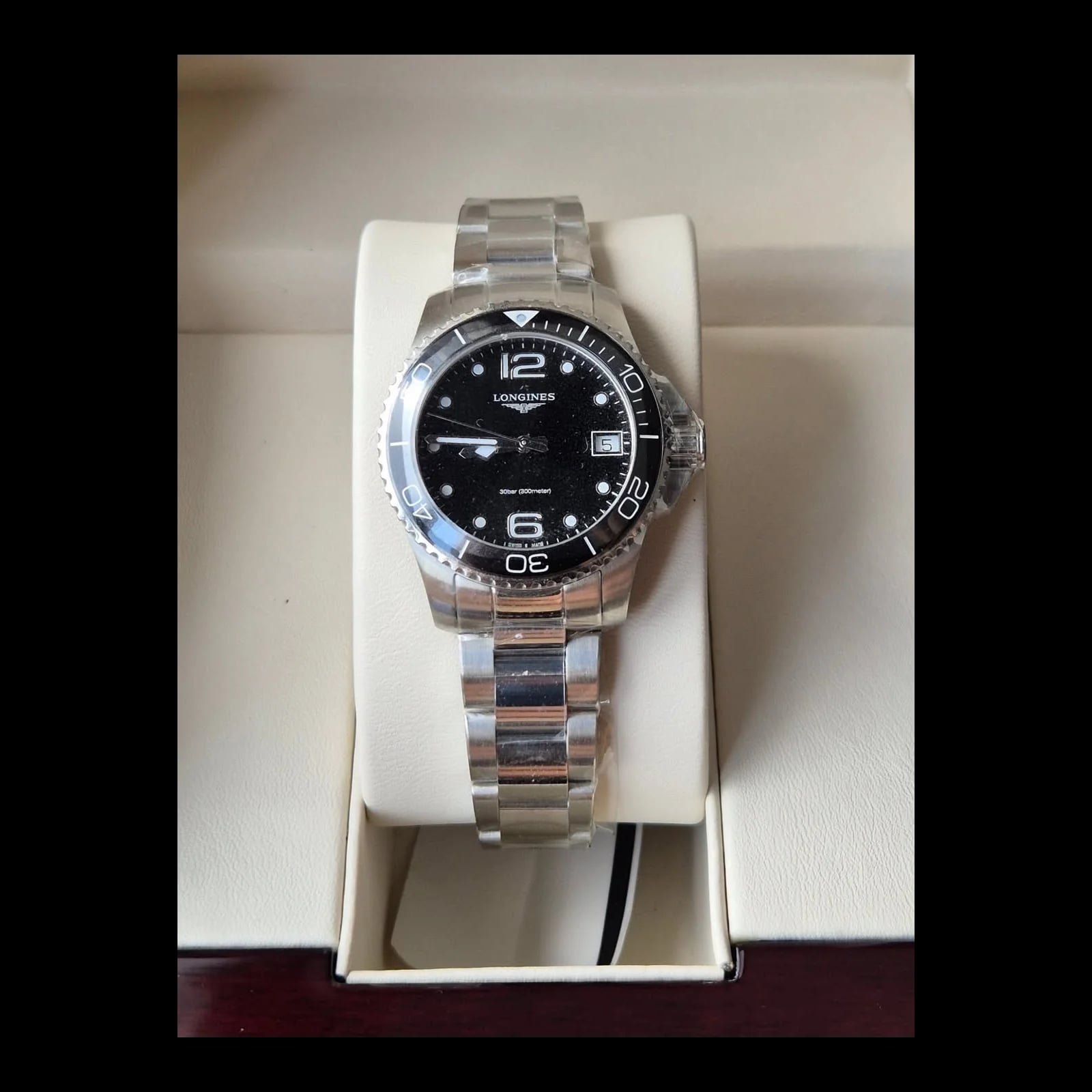 HydroConquest 32 Quartz Stainless Steel / Black / Bracelet