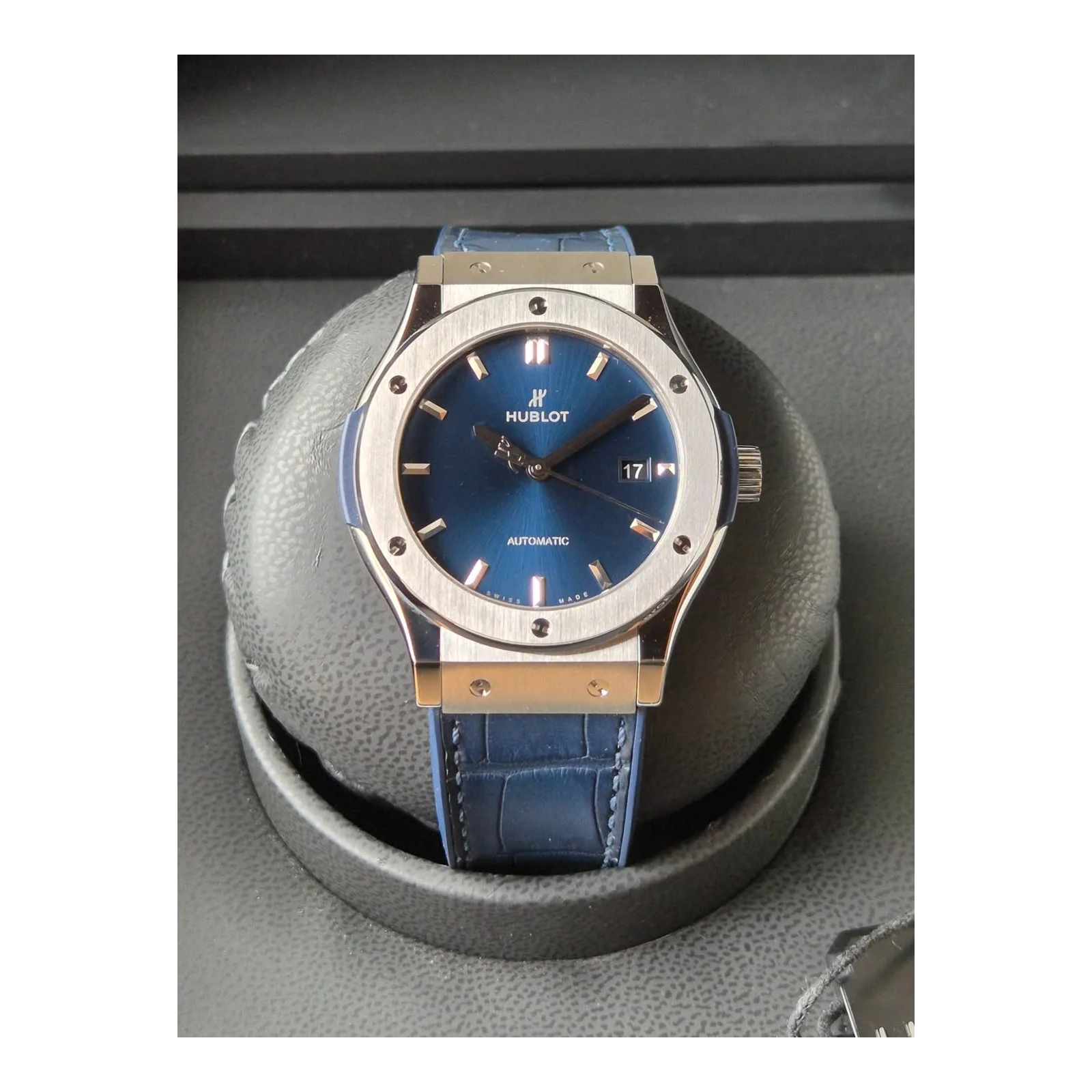 Classic Fusion 42 Titanium / Blue / Rubber