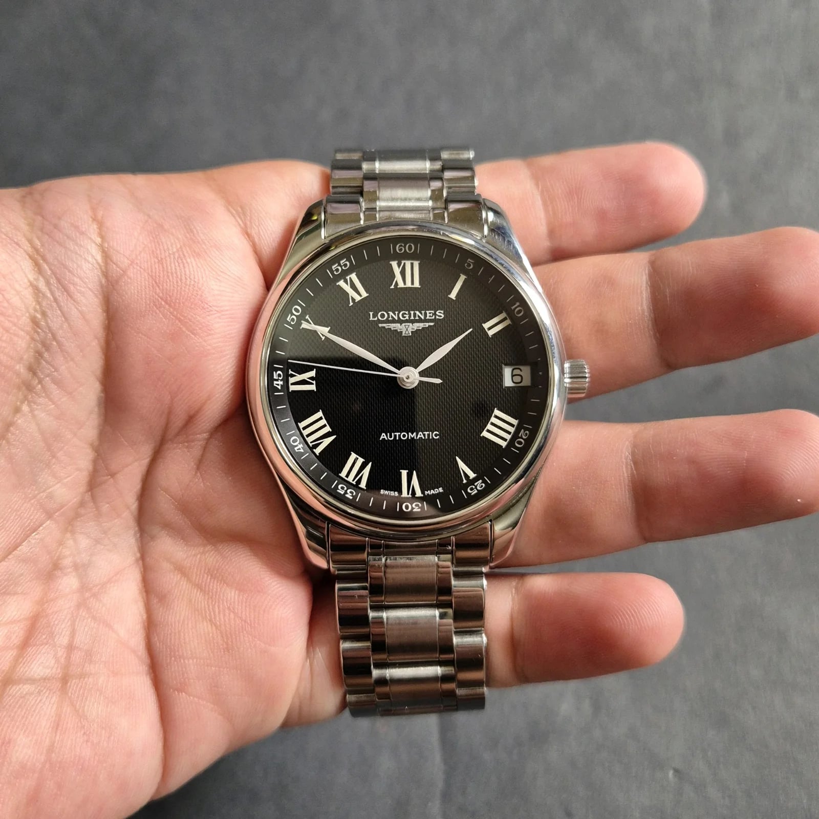 Master Collection 42 Date Stainless Steel / Black Roman / Bracelet