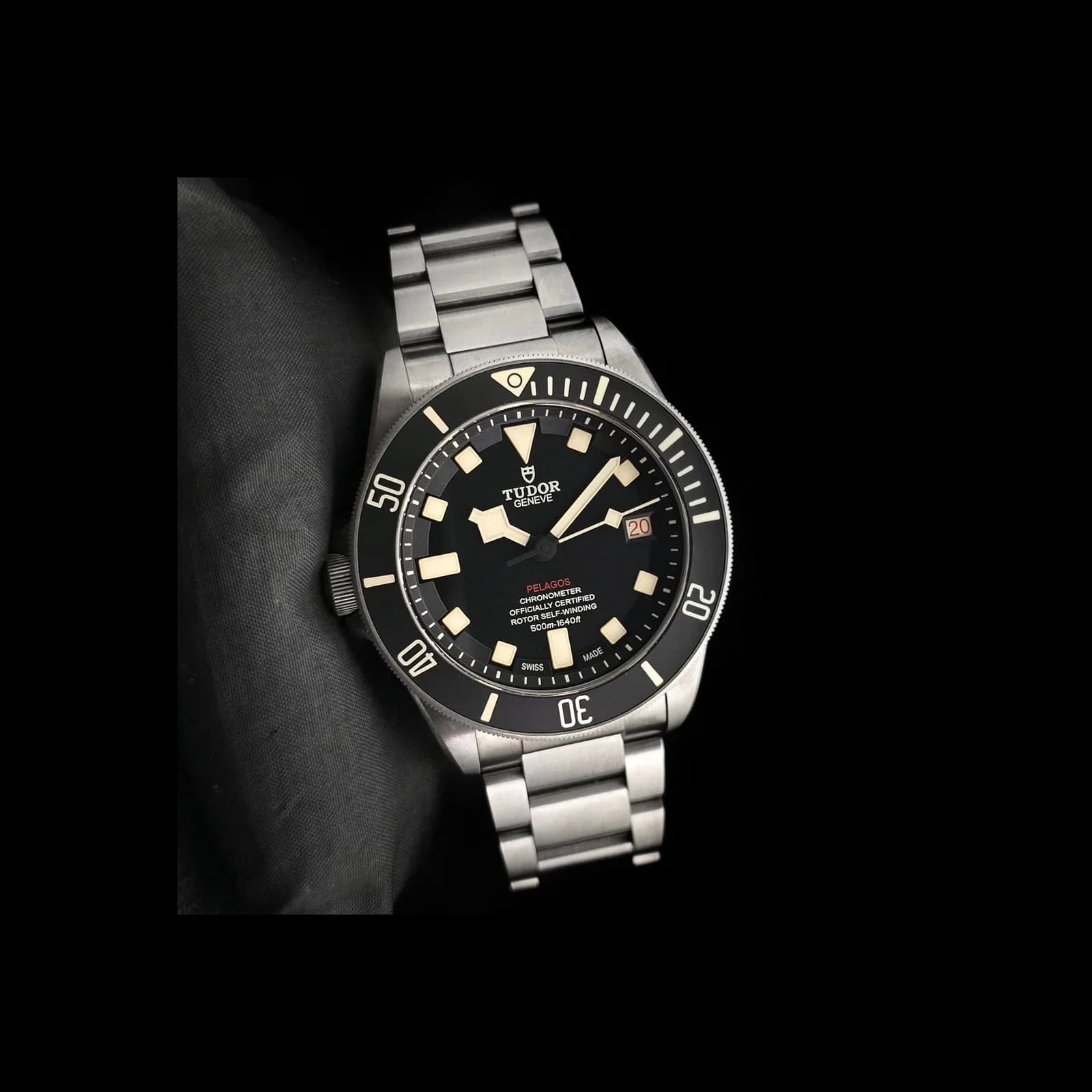 Pelagos Titanium / Black / Bracelet / LHD