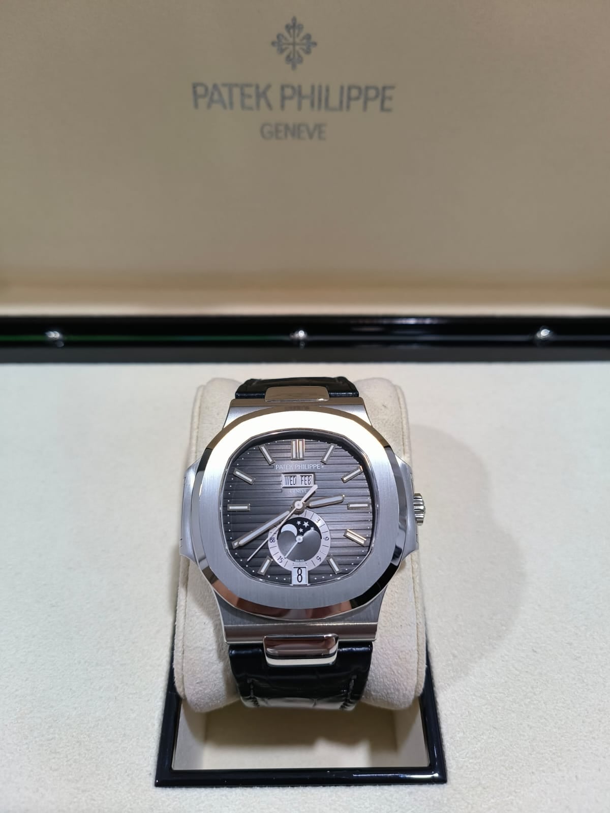 Nautilus 5726 Stainless Steel / Black