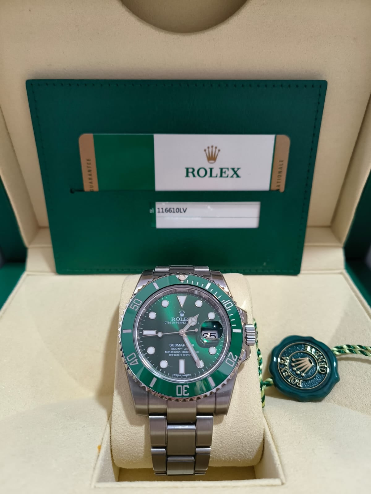Submariner Date Stainless Steel / Green / Cerachom