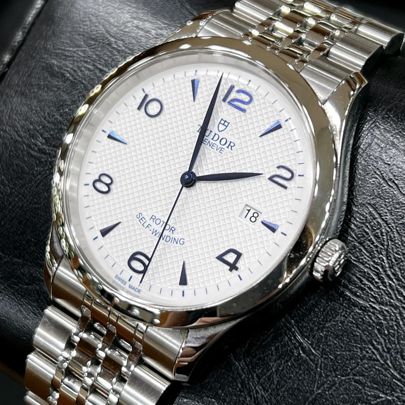 Thumb 1926 41 Stainless Steel / Opaline