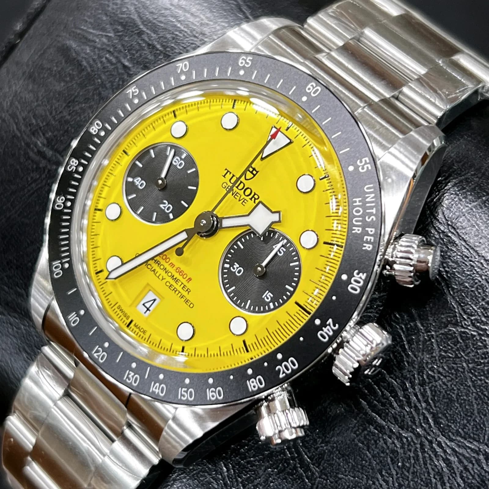 Thumb Black Bay Chrono 39 Bumblebee Stainless Steel / Yellow / Bracelet
