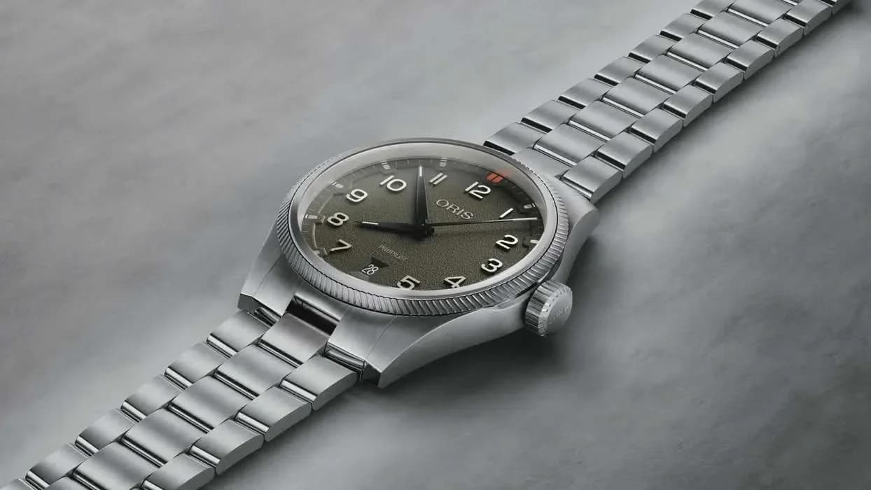 Thumb Big Crown ProPilot Date Stainless Steel / Moss / Bracelet