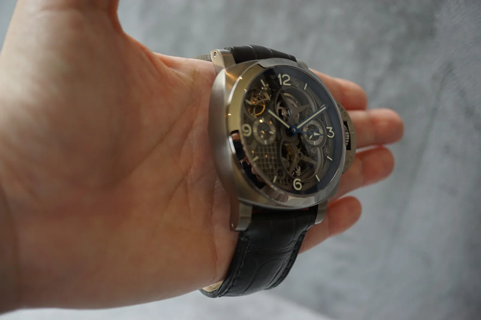 Thumb Luminor 1950 Tourbillon GMT Titanio Lo Scienziato Blue
