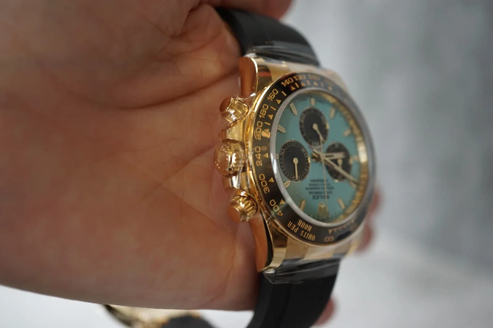 Thumb Cosmograph Daytona Yellow Gold - Cerachrom / Turquoise - Black / Oysterflex
