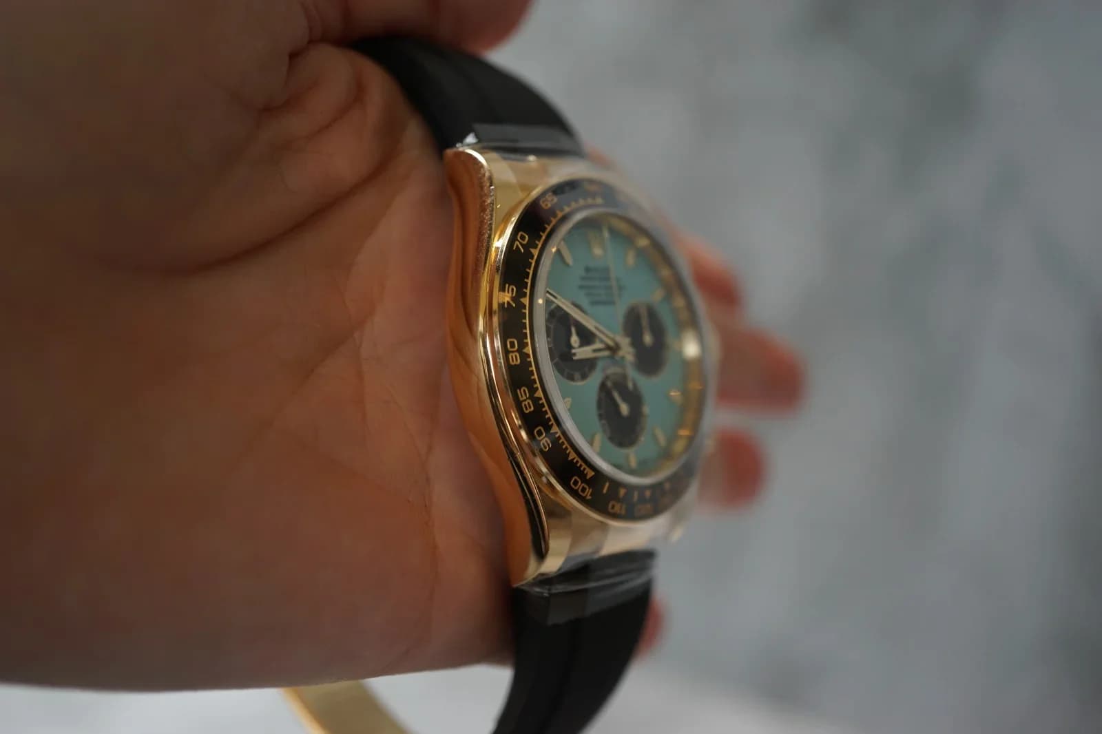 Thumb Cosmograph Daytona Yellow Gold - Cerachrom / Turquoise - Black / Oysterflex