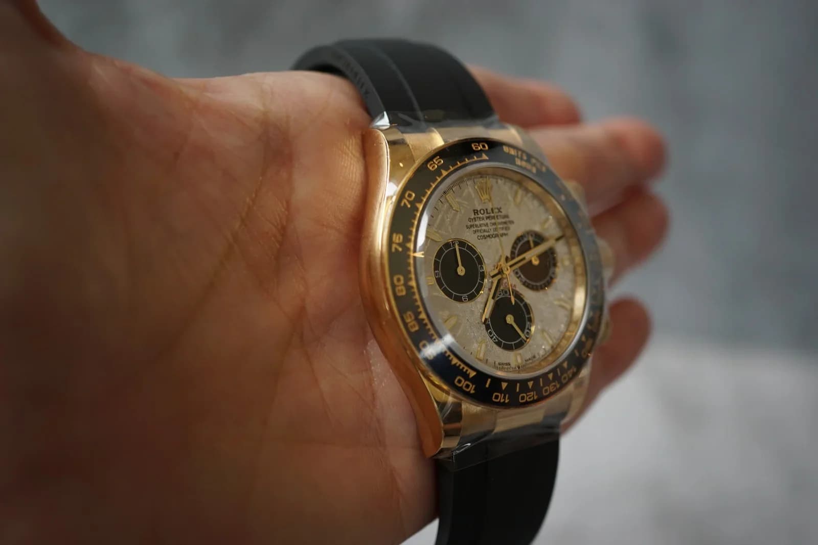 Thumb Cosmograph Daytona Yellow Gold - Cerachrom / Meteorite / Oysterflex