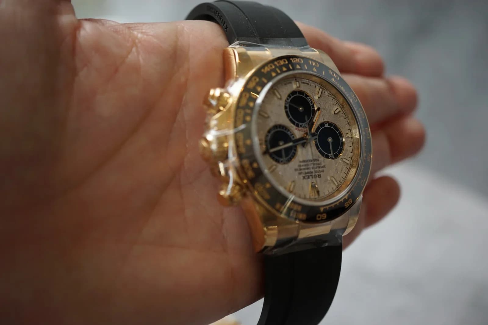 Thumb Cosmograph Daytona Yellow Gold - Cerachrom / Meteorite / Oysterflex