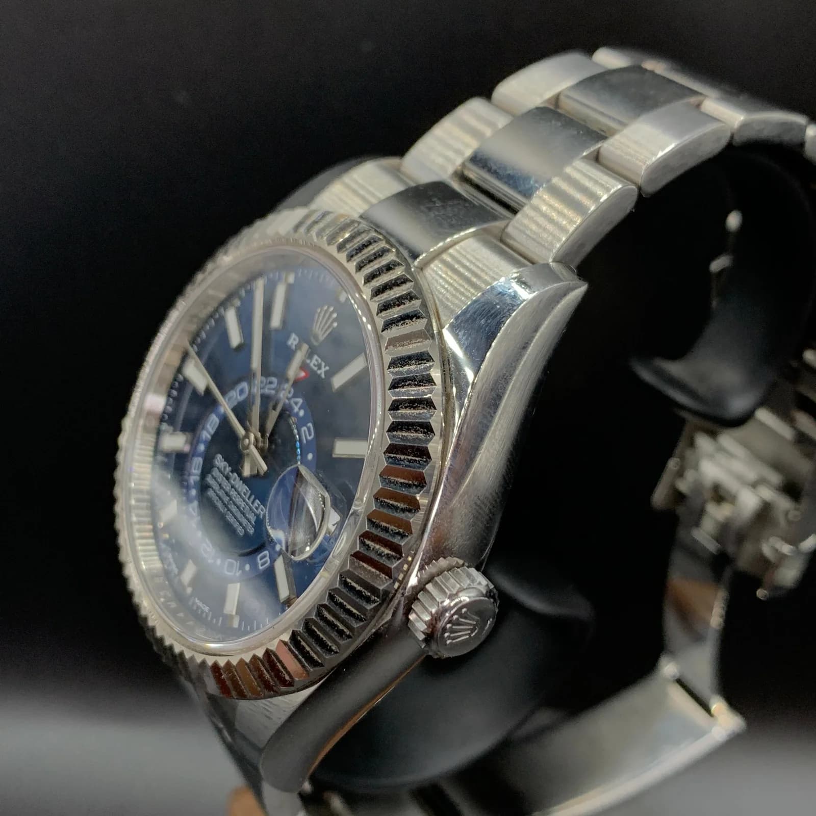 Thumb Sky-Dweller Stainless Steel / White Gold / Blue / Oyster