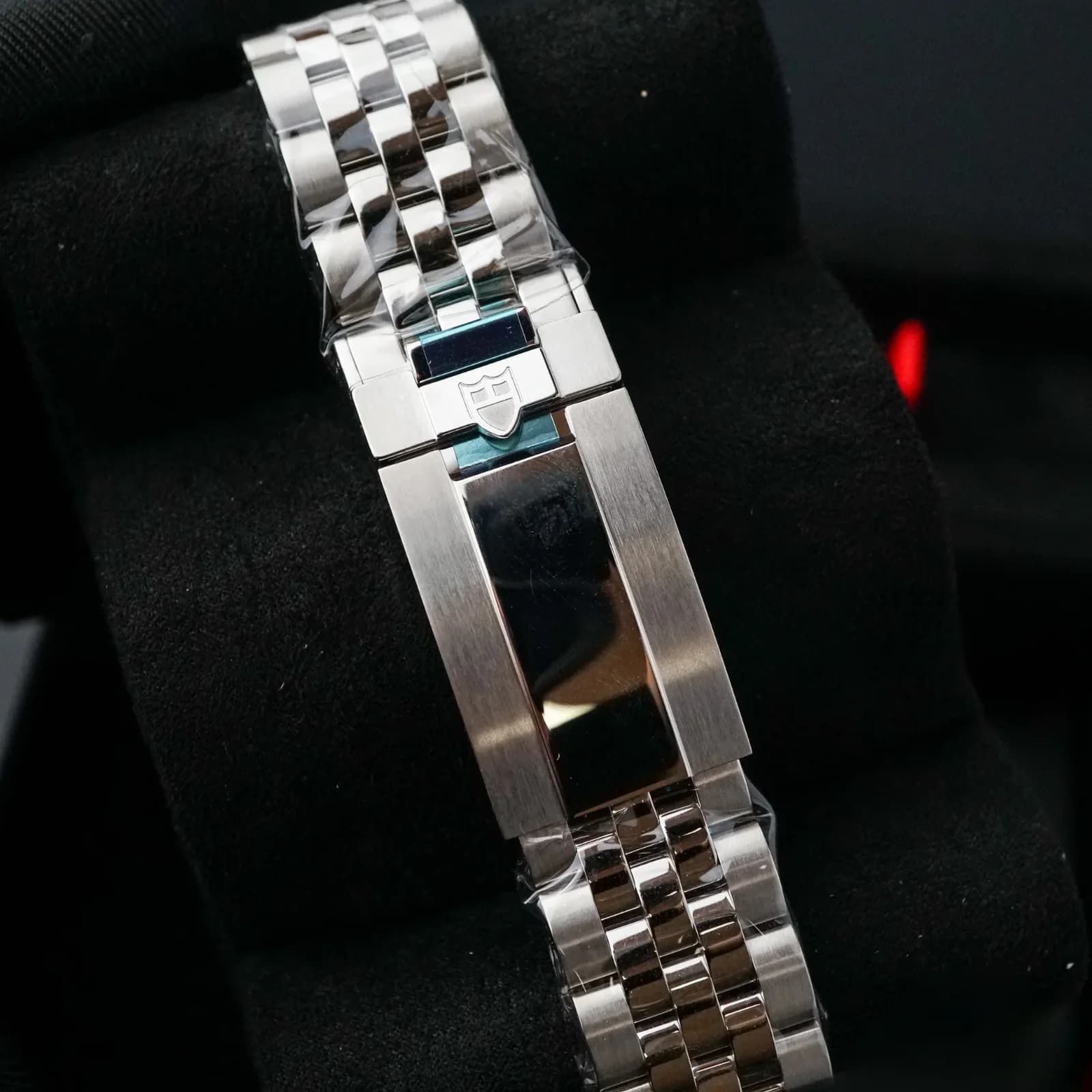 Thumb Black Bay Master Chronometer Stainless Steel - Burgundy / Black / Jubilee