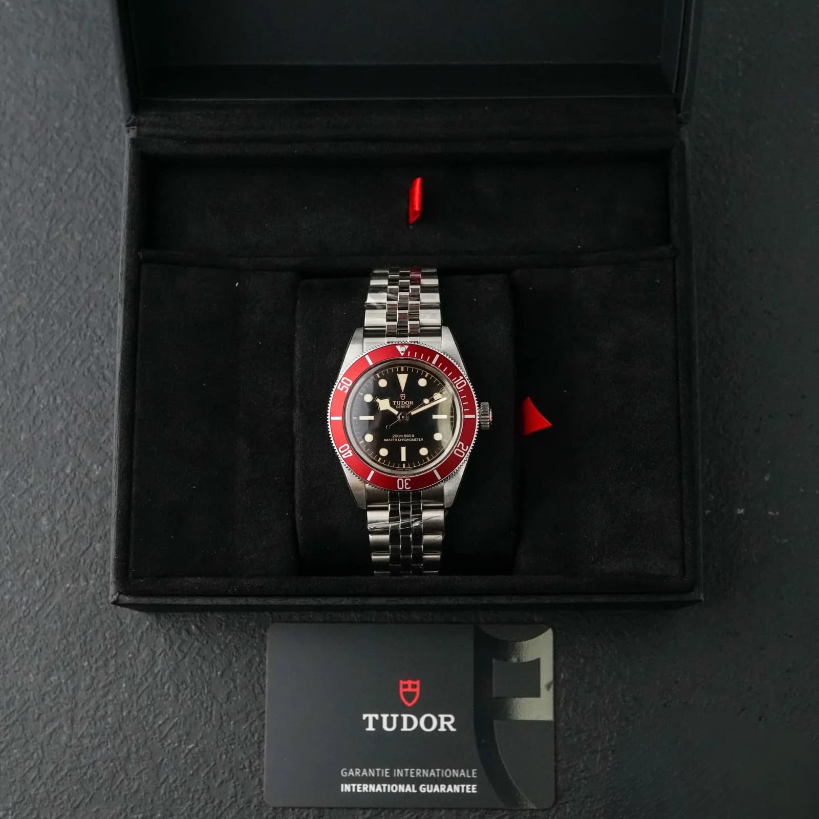 Thumb Black Bay Master Chronometer Stainless Steel - Burgundy / Black / Jubilee