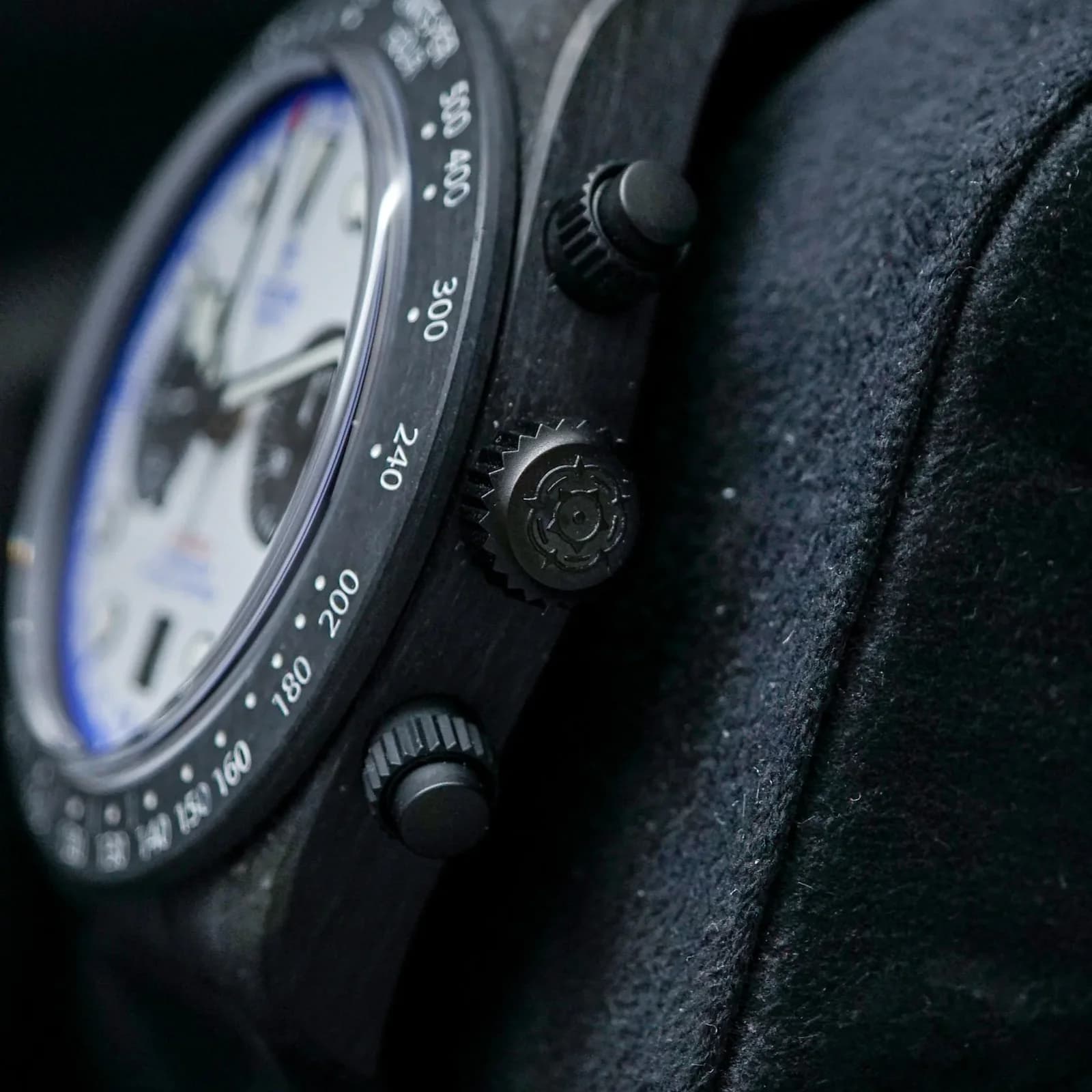 Thumb Black Bay Chrono “Carbon 25” White Racing Dial