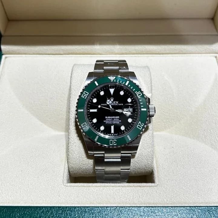 Thumb Submariner Date 41 Stainless Steel / Black / Green Cerachrom