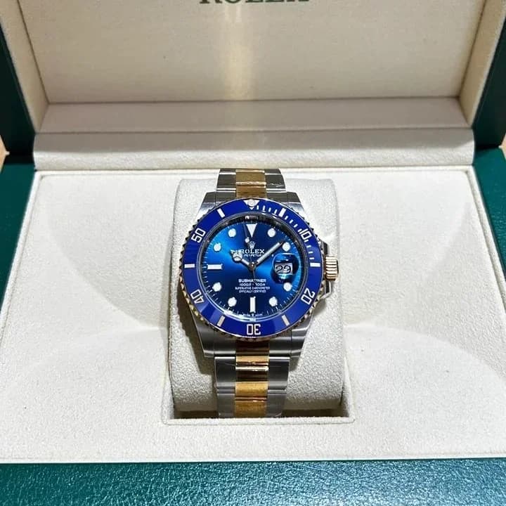 Thumb Submariner Date 41 Stainless Steel / Yellow Gold / Blue