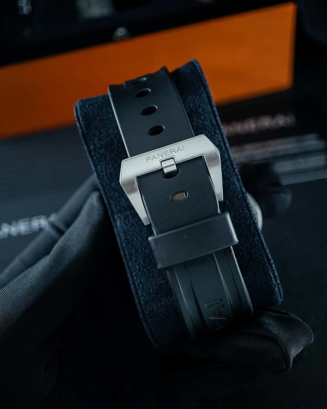 Thumb Luminor Base 44 Logo 3 Days Stainless Steel / Black