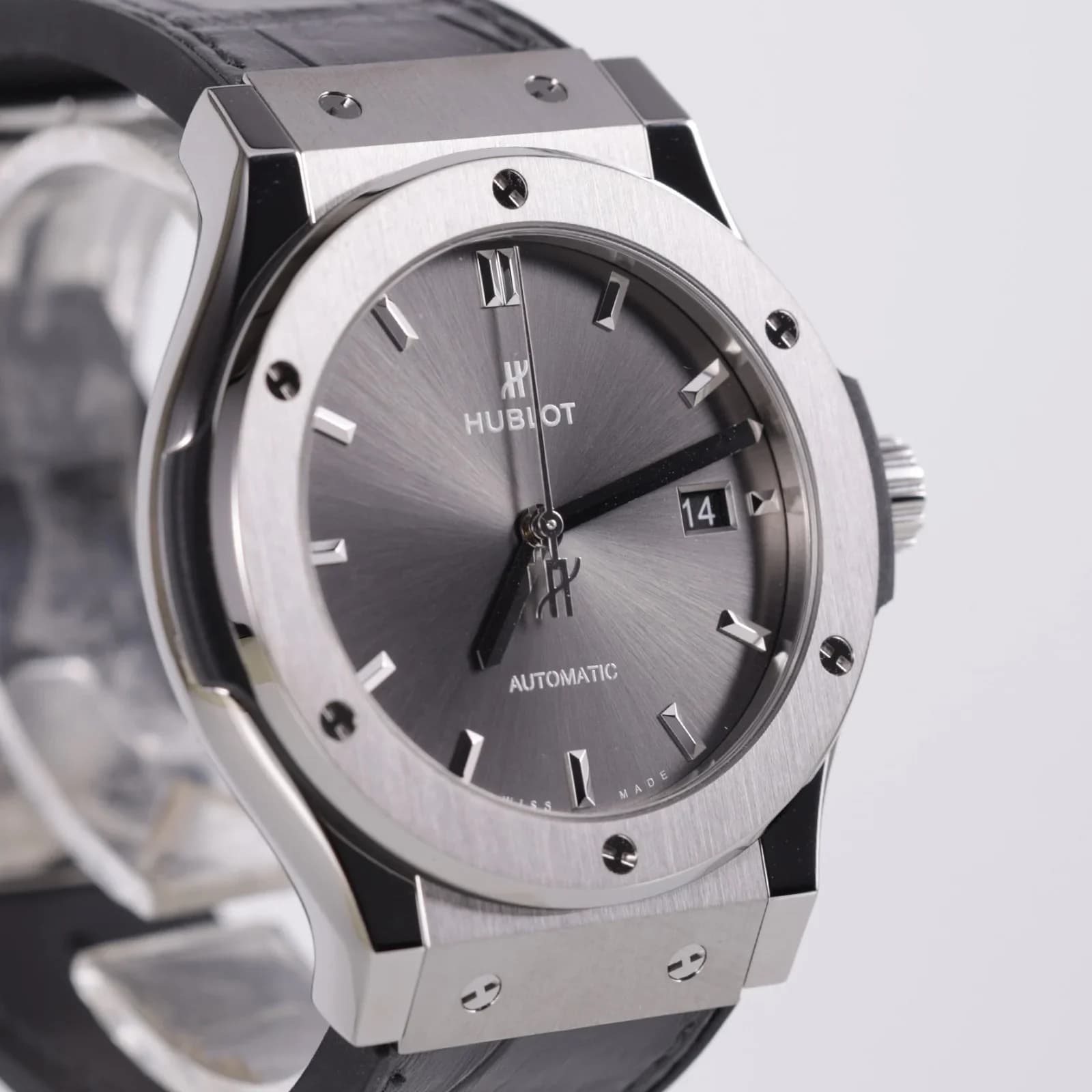 Thumb Classic Fusion 42 Grey Titanium