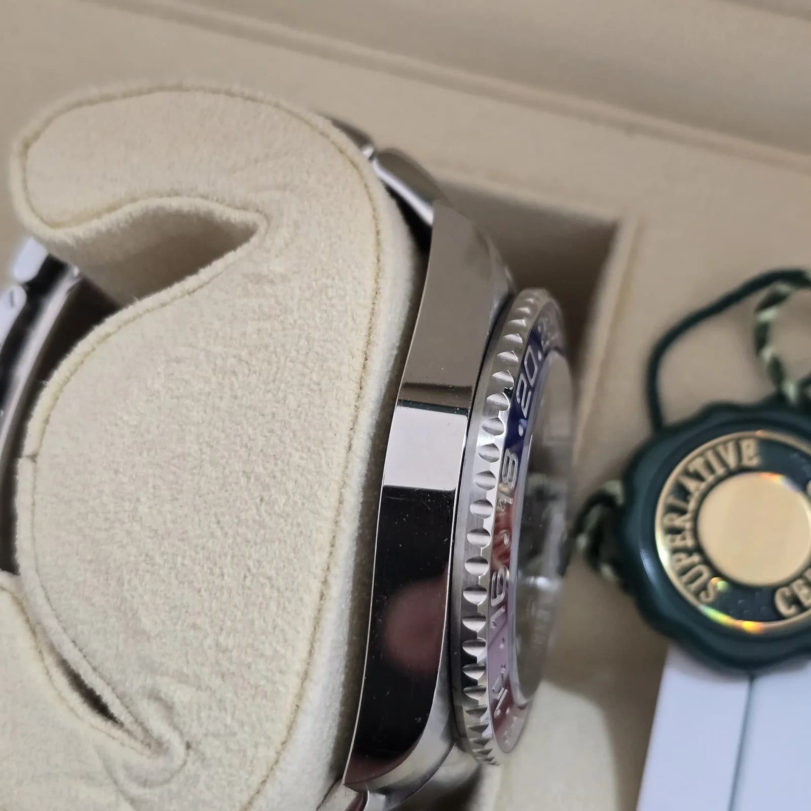 Thumb GMT-Master II Stainless Steel / BLRO / Oyster