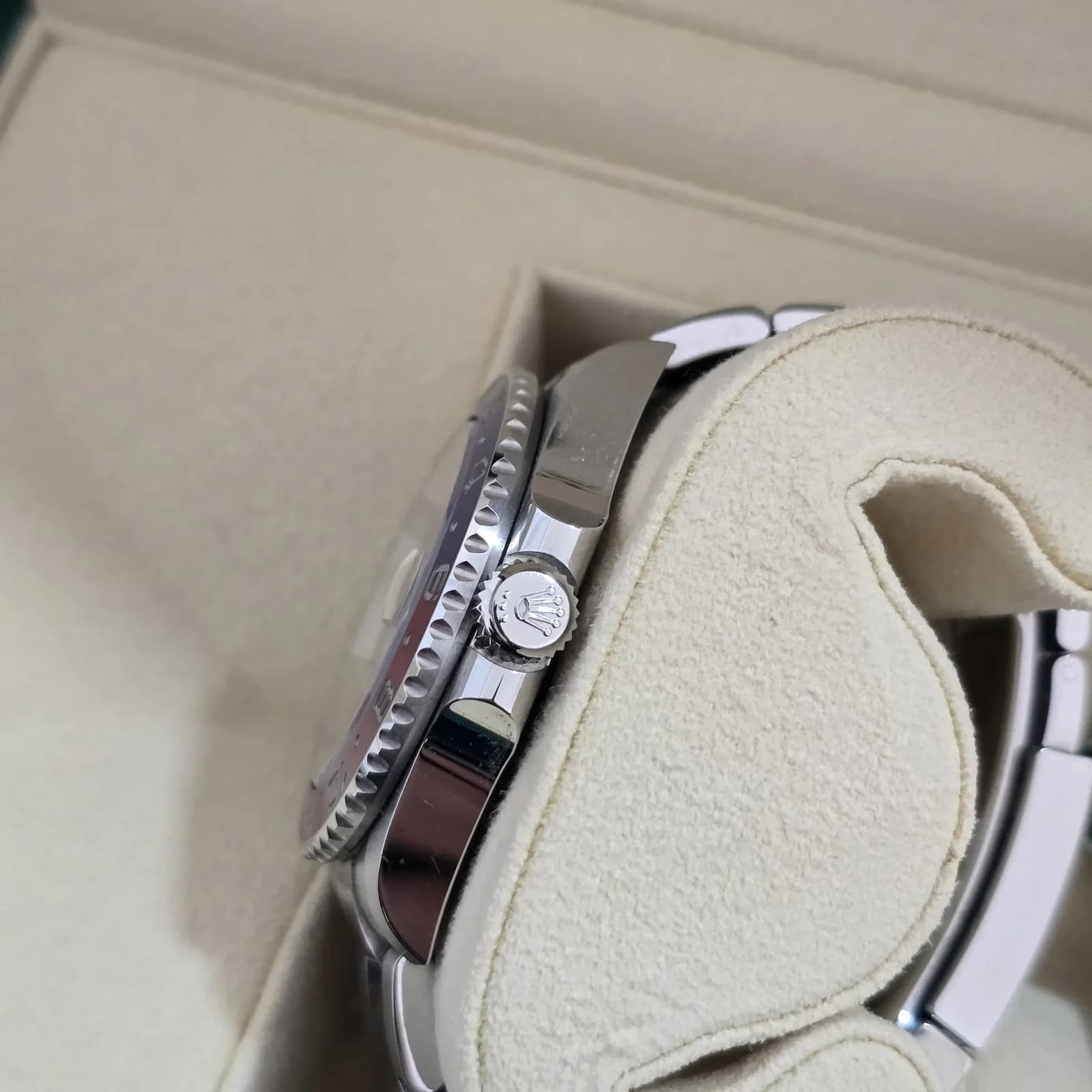 Thumb GMT-Master II Stainless Steel / BLRO / Oyster