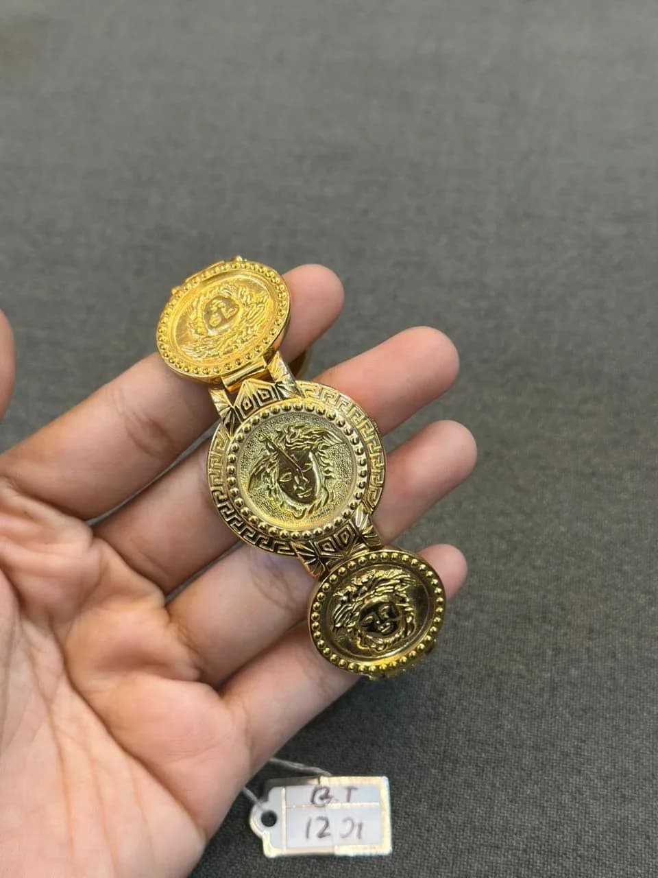 Thumb Medusa Coin Watch