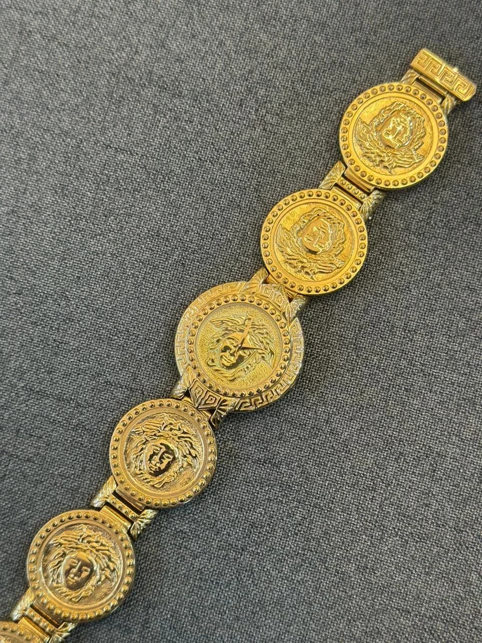 Thumb Medusa Coin Watch