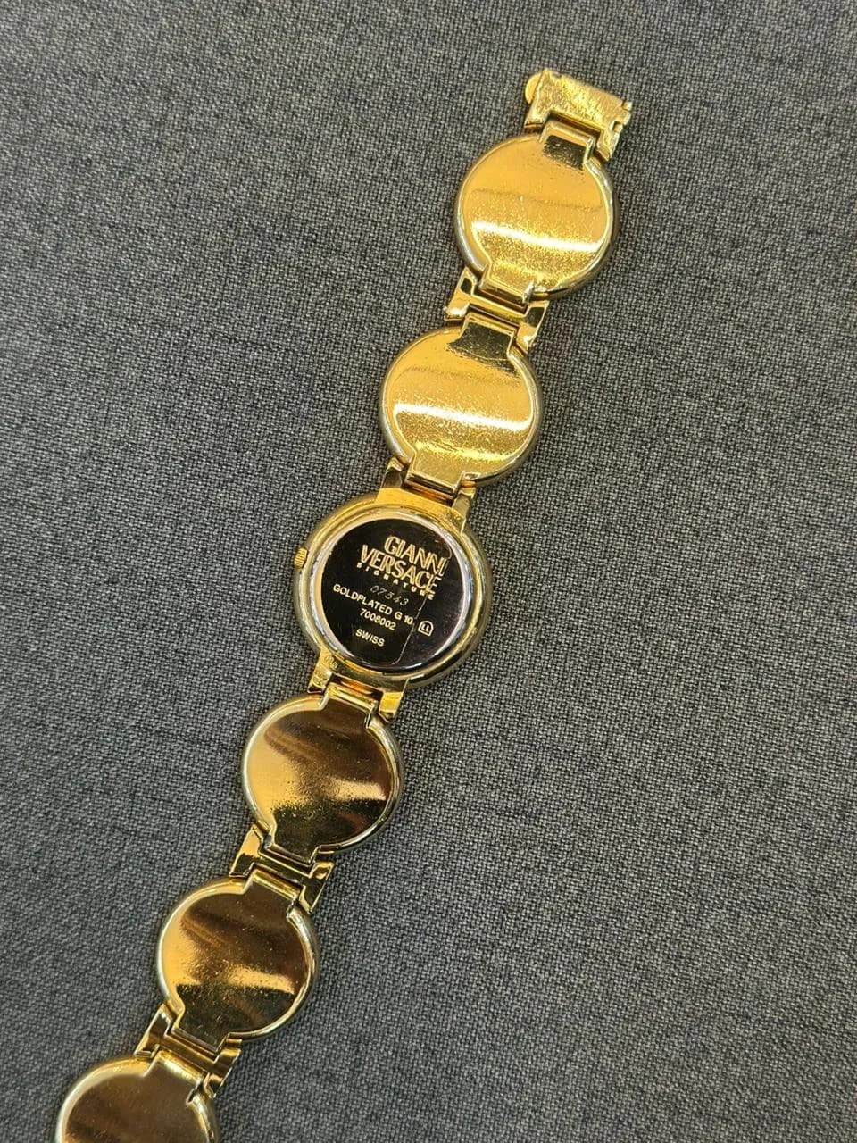 Thumb Medusa Coin Watch