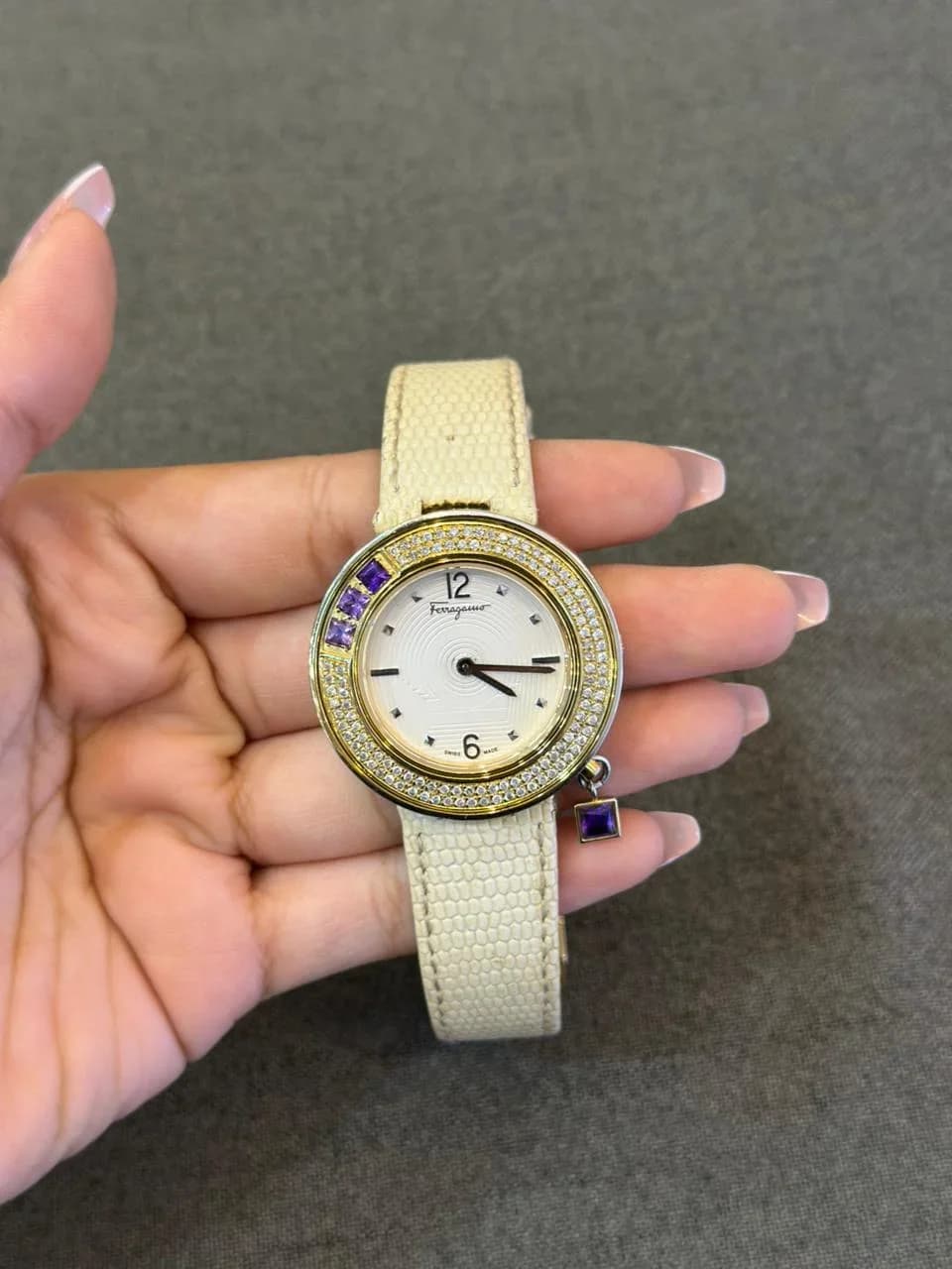Thumb Women's Watch Diamond Bezel